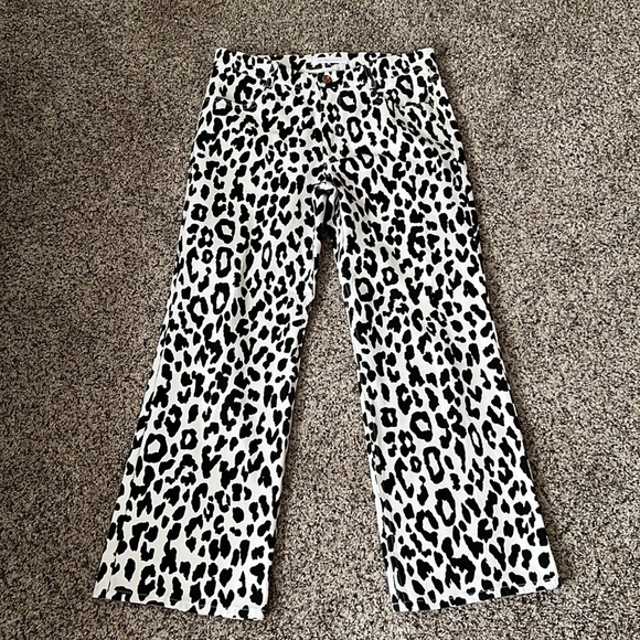 SEE BY CHLOE Mid-Rise Cropped Leopard-Print Jeans - Picture 2 of 11